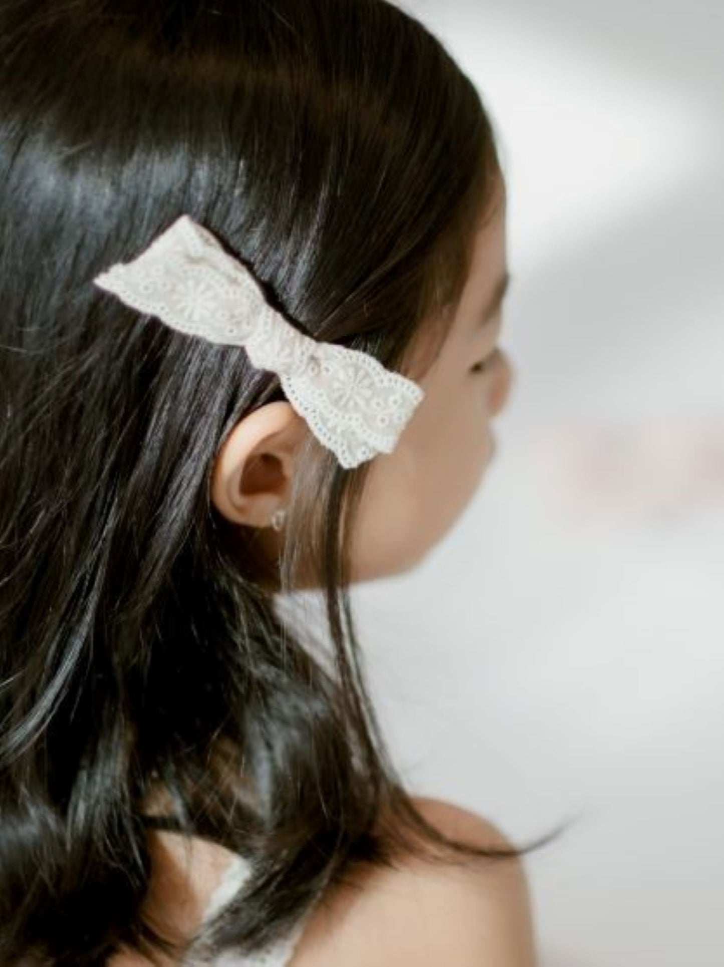 Retro Lace - Classic Knot Bow